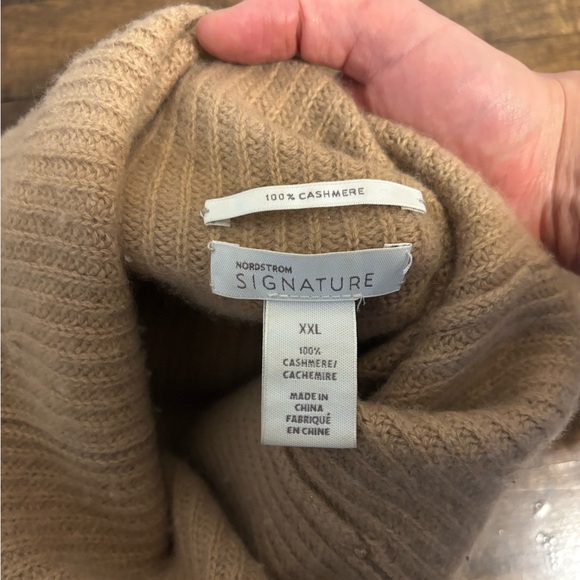 Nordstromom Signature Turtleneck Cashmere sweater - Picture 4 of 5